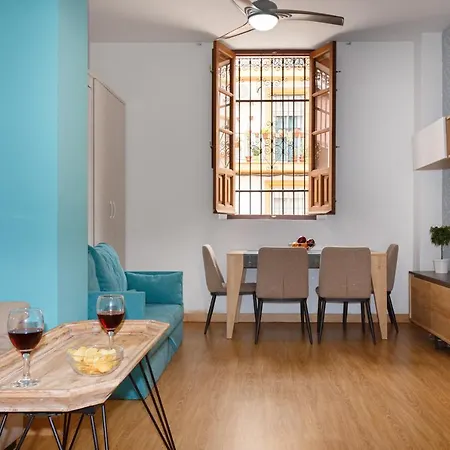 Apartamento Acogedor Y Equipado En El Centro De アパート セビリア